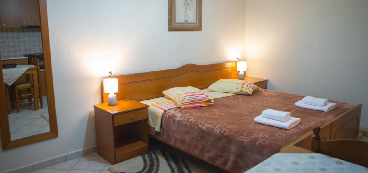 Ferienwohnung Avgi Káto Loutrákion Exterior foto