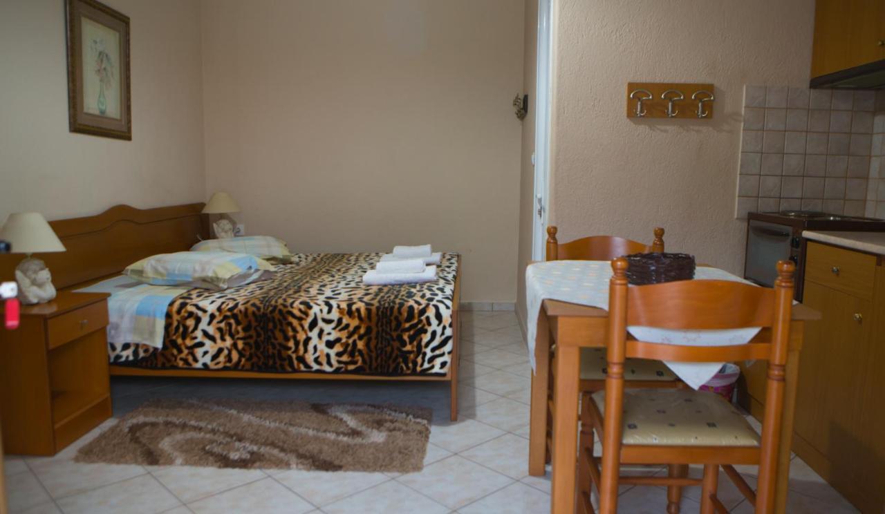 Ferienwohnung Avgi Káto Loutrákion Exterior foto